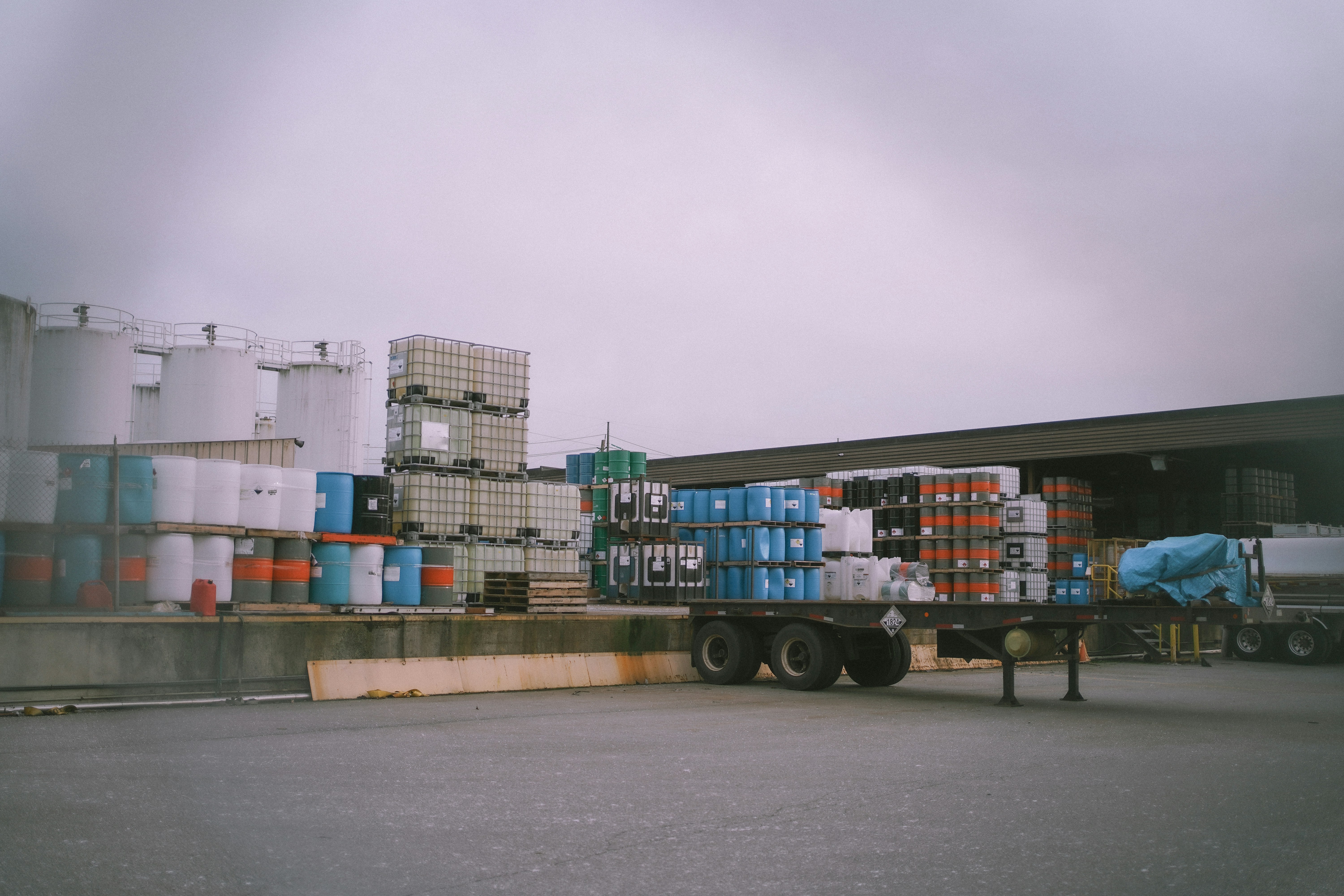 Transport de palettes professionnel avec équipement spécialisé